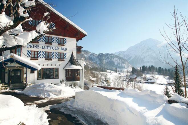 Winter Außenansicht Hotel
