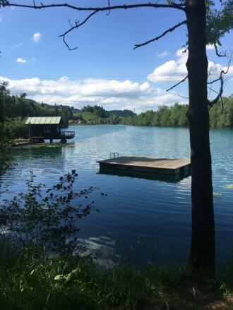 Badesee in unmittelbarer Nähe