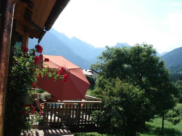 Terasse vor unserem Eingang