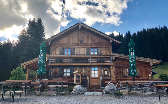 Gundhütte mit neuer Fassade