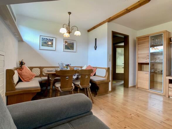 Wohnzimmer_und_Essecke_Fewo_Schwalbennest