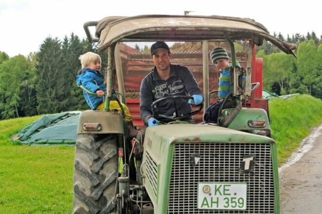 Auf dem Traktor