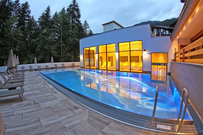 Außenpool Abend
