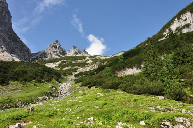 Langsam aber stetig wird es steiler: Auf dem Weg zum Zugspitzplatt