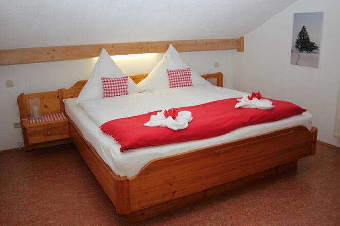 Schlafzimmer Ferienwohnung Grüntenblick