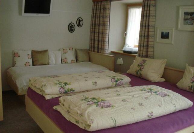 3 Bettzimmer mit kleiner Küche