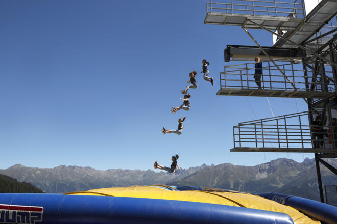 Sommer-Funpark Fiss - Sprungturm
