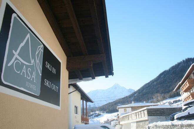 Alpen Juwel Blick auf Piste, Wanderweg &amp; Biketrack