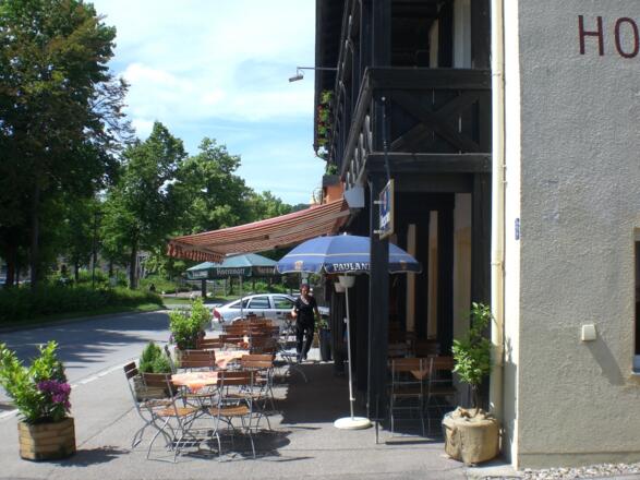 Straßencafe 40 Sitzplätze in Ri. Kurpark