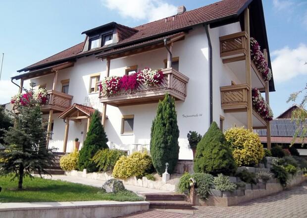 Pension Holzapfel Bad Gögging Hausansicht