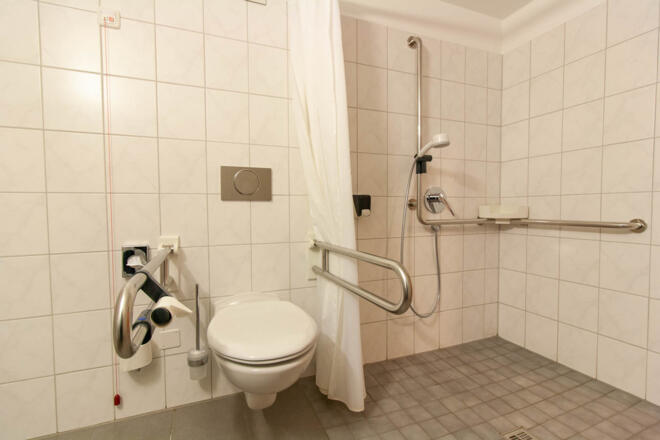 Bad barrierefreies Zimmer