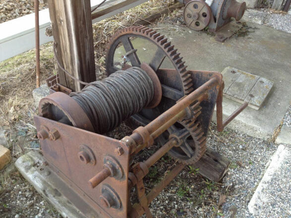 Seilwinde am Bahngleis