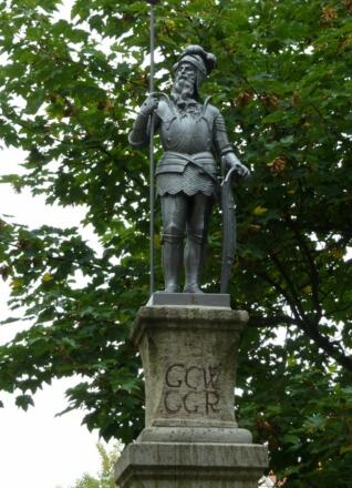 Gräfenberg: Ritter-Wirnt-Brunnen am Marktplatz