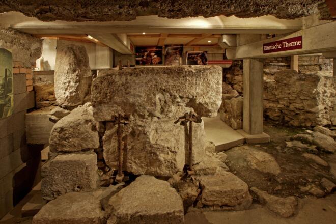 Archäologische Ausgrabungen unter dem Sportgeschäft Janu in Hallstatt Markt