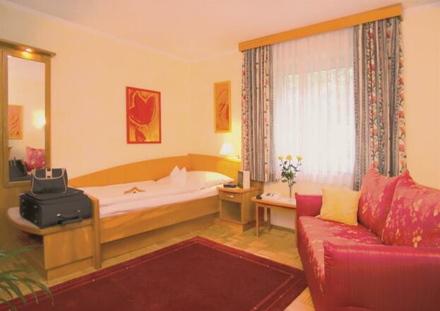 Einzelzimmer o Balkon