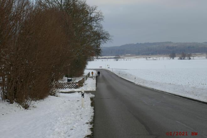 Pleitmanswang: kurzer Wegabschnitt auf der Kreisstraße