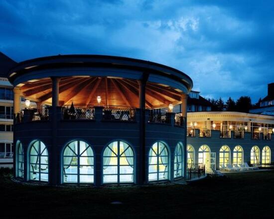 Der Sonnenhof bei Nacht 2