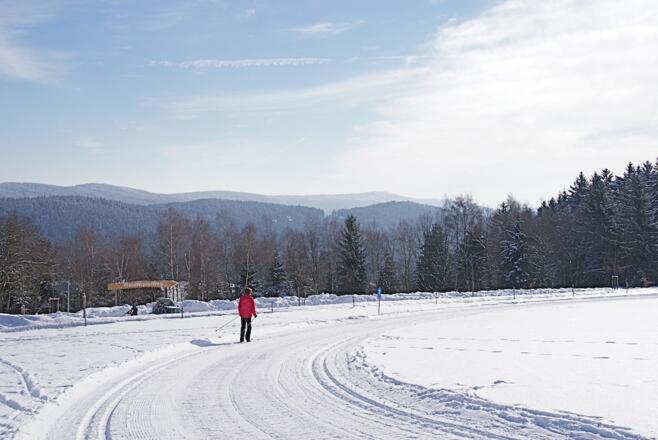 Abfahrt mit Blick zum Hirschenstein