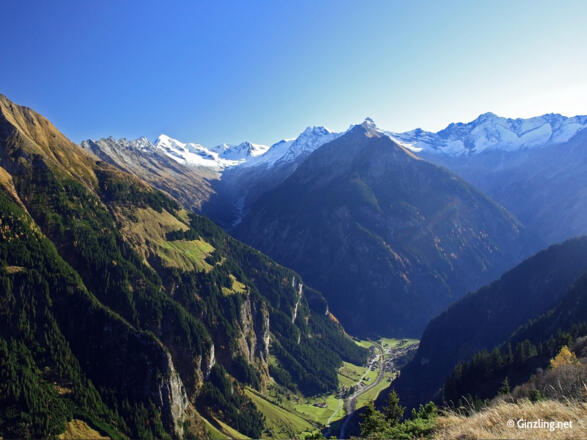 Sicht aufs Bergsteigerdorf Ginzling