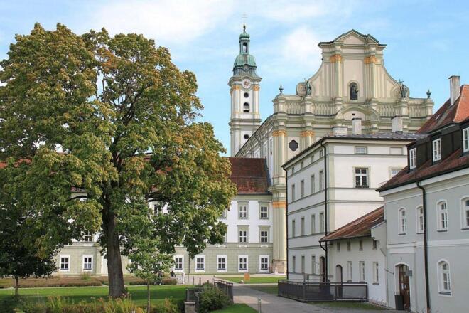 Fernradweg-Ammer-Amper-Radweg-Klosterareal