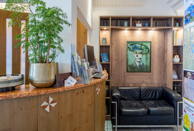 Rezeption Hotel Neuer am See,tanjaghirardini