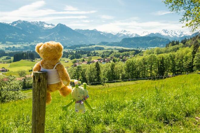 mit Blick von der Terrasse