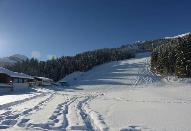 Skipiste Schattwald 500m vom Haus entfernt