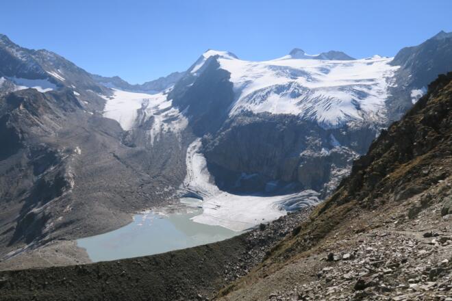 Fernerstube links, Sulzenauferner rechts. Aufnahme vom Beiljoch. Der Übergang vom Beiljoch zur Fernerstube ist leider nicht mehr möglich.