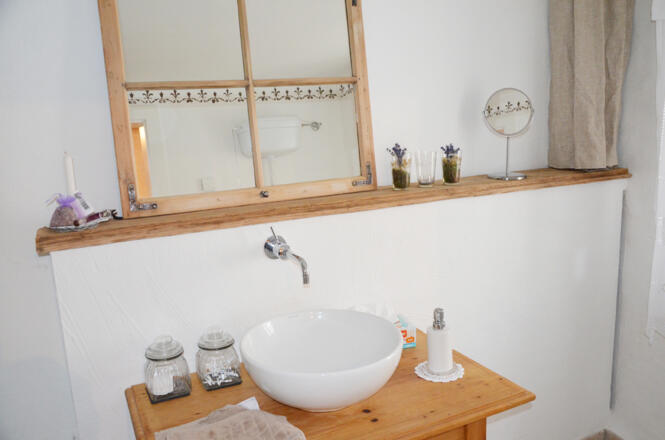 Bad mit Regendusche und WC