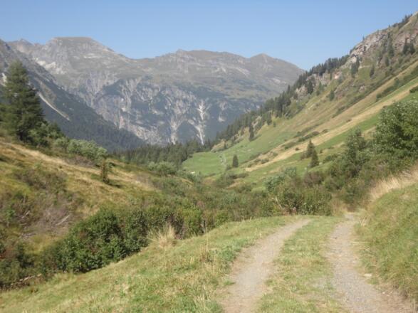 Abstiegsweg, Obernberger Tribulaun und Muttenkopf