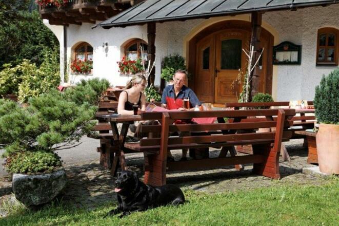 Landgasthof `Zum Edlhof` - Biergarten