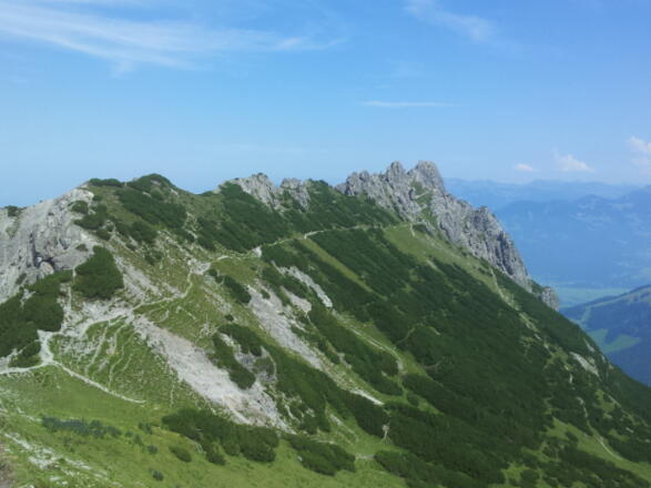 Blick auf die Drei Schwestern beim Abstieg vom Garsellikopf