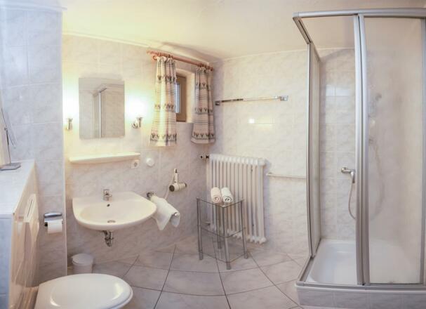 Badezimmer - Ferienwohnung Blumenwiese