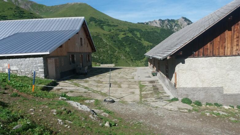 Hof Turna mit Brunnen, 1805 m.
