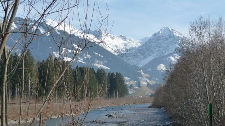 Spaziergang an der Iller in Fischen