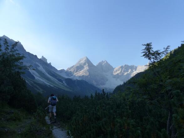 Im Sandestal im Antlitz der Tribulaune.