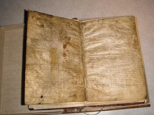 2 Seiten auf Eselshaut geschrieben