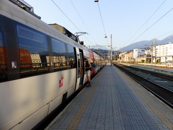 Mit der Bahn geht es von Innsbruck nach Steinach a. Br.