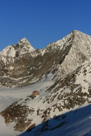 Müllerhütte mit Pfaffengrat und Zuckerhütl