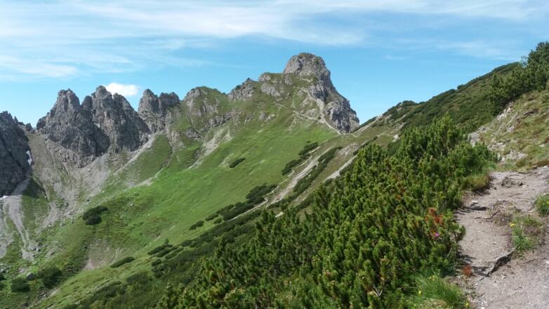 Steiler Anstieg zum Garsellikopf aus Richtung der Drei Schwestern.