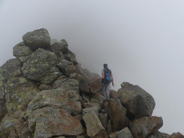 Trittsicherheit ist notwendig, die Klettereien halten sich aber in Grenzen.