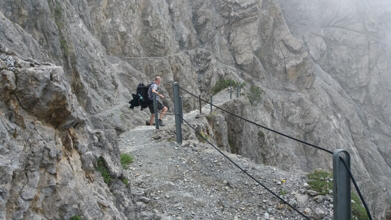 Gewundene Pfade, immer gesichert - im Fürstensteig.