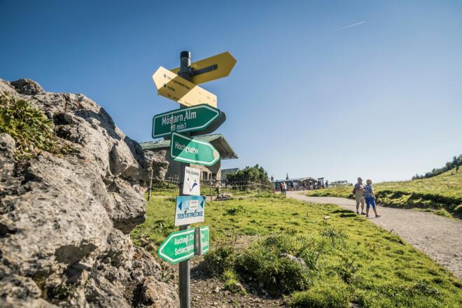 Wegweiser an der Steinlingalm