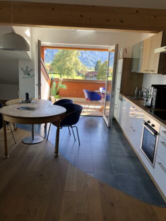 große moderne Küche