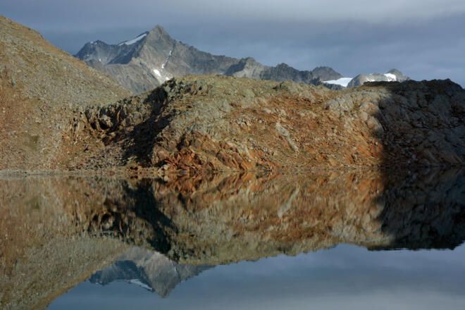 Blick vom Schwarzsee nach Westen zum Geigenkamm mit Hoher Geige