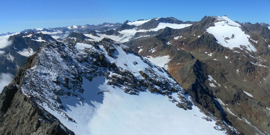 Stubaier Eisriesen hinter dem Westlichen Feuerstein