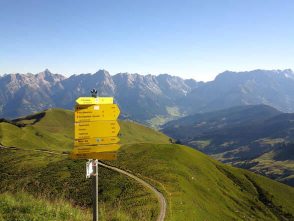 Aussicht auf die umliegende Bergwelt