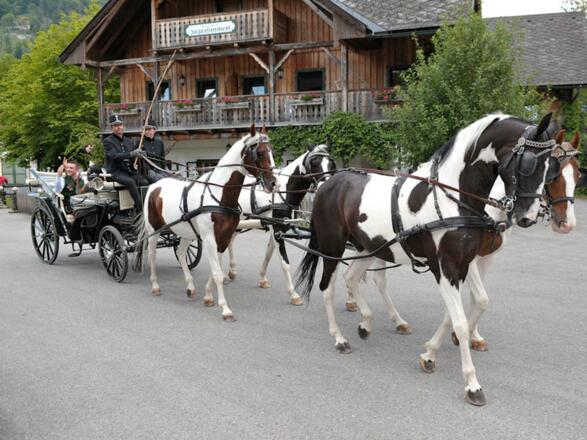 Hochzeitskutsche vorm Jagersimmerl