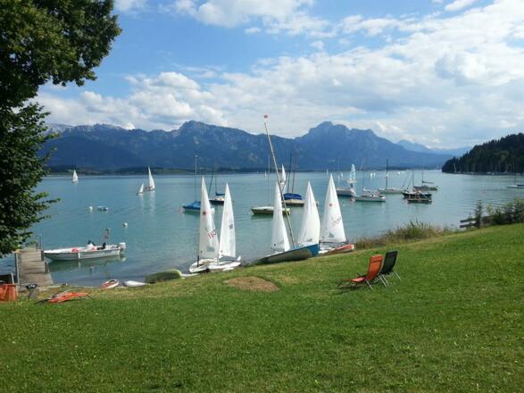 Segler machen Rast in Ulli&#039;s Café