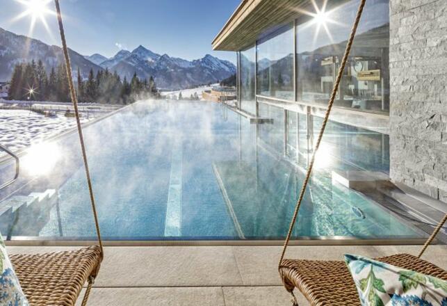 Outdoor-Panorama-Pool